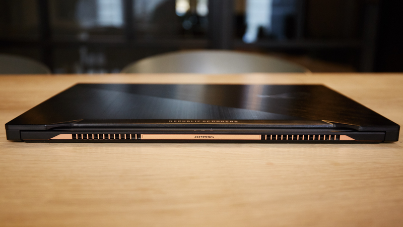 The flaw has nothing to do with outward appearances—this is one good looking gaming notebook.